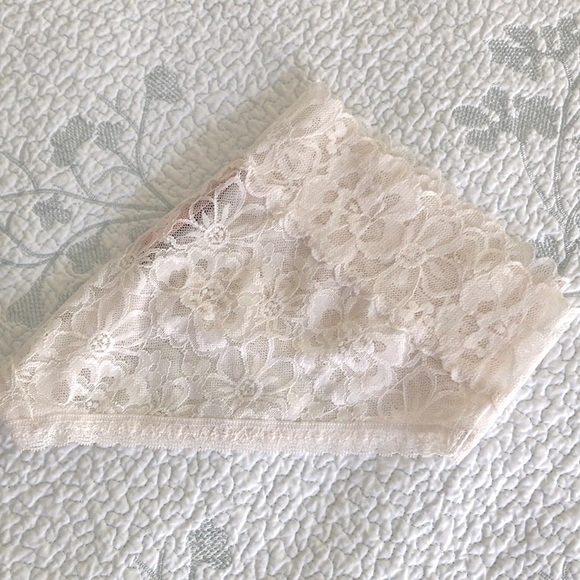 🩷NWT Victoria’s Secret Lace Hiphugger Hipster Panty - DISCONTINUED - Picture 3 of 5